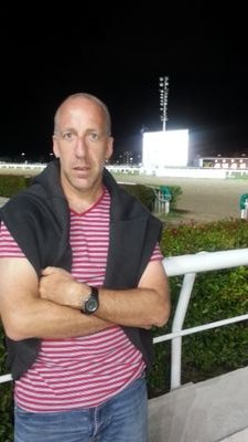 Ferender's profile picture. Creativo - Diseñador Gráfico - Diseño y comunicación gráfica y web.
Humor - Radio - Futbol - Tenis