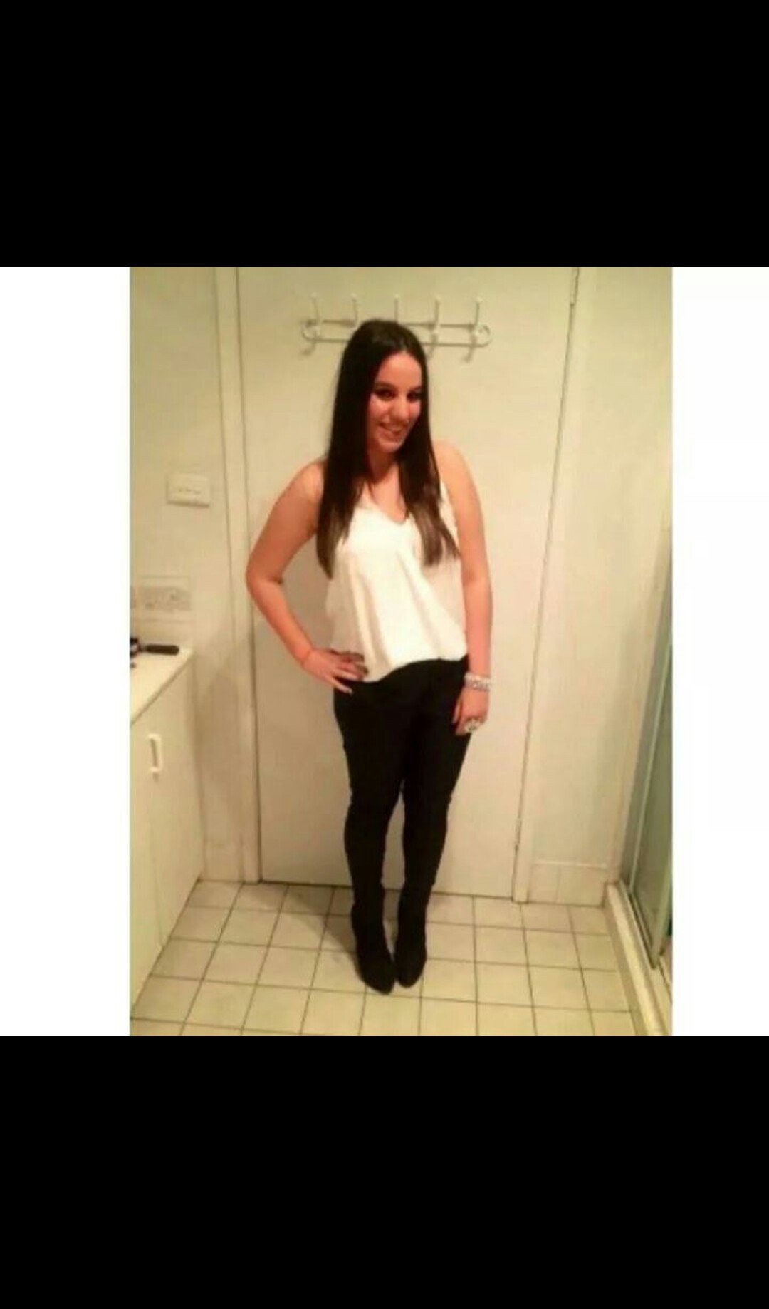 18 :) One Direction are amazing! :) and live in Sydney. My Tumblr: http://t.co/D4xcoffaGb