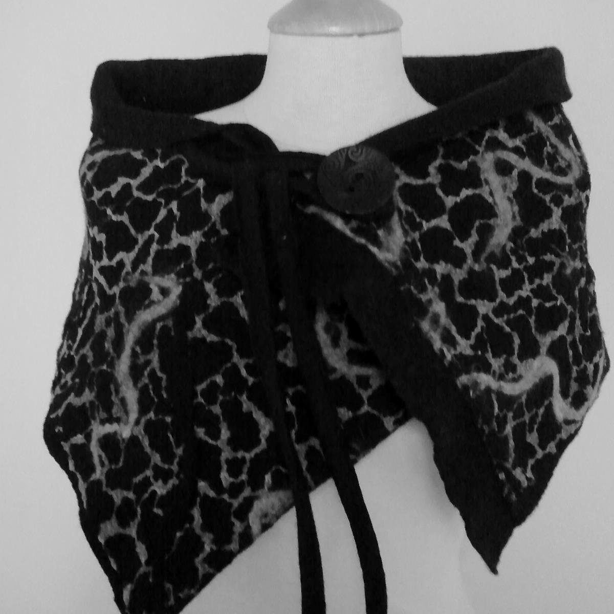 FYO-feltwear, unieke ontwerpen, aparte creaties en kado's, atelier voor duurzaam viltwerk, woonaccessoires die opvallen!