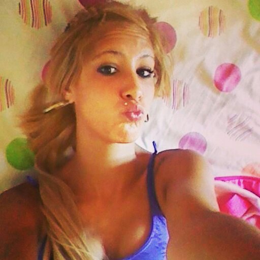 dimelo beybi te gsta la musika beybii..tmbn t gsta el sexo beybii...te gusta vacilar....