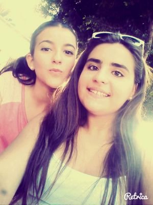 ~Simpática~Divertida~Extrovertida ~ Amiga de mis amig@s~ Nada es imposiiblee~ Ellos lo más bonito DANISÚ ♥13~GEMELIER Almería ;)