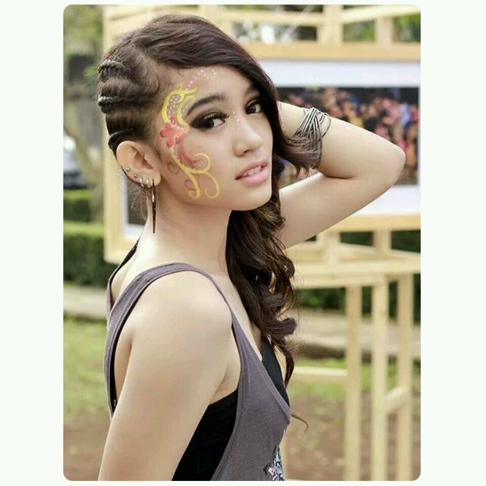 MichelleClarine's profile picture. 