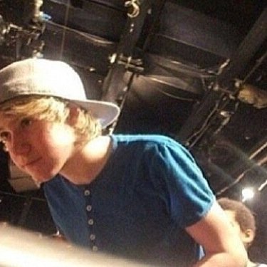 malikk010's profile picture. Hello :) im a new account , so follow for a follow back