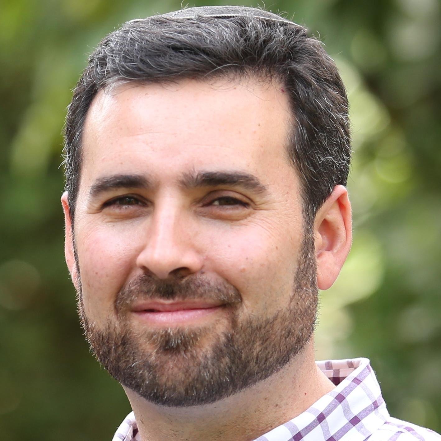 yoavschw's profile picture. CEO of @whodoyou_trust, dad, recently got reading glasses. Passionate about fatherhood, whodoyou, education, social commerce and a little politics