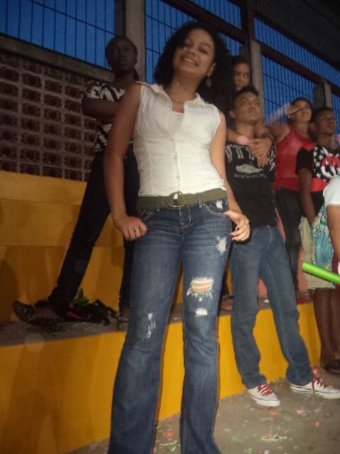 Soy la nena maS guapa,sexi, y como dicen x hay si es bonitA e inteligente haha debe ser colocha... Me importa zero si no me siguen..ok!!