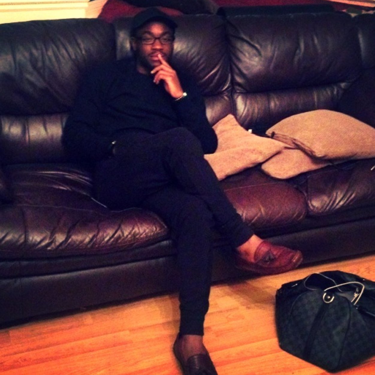 Instagram: R_Abebe