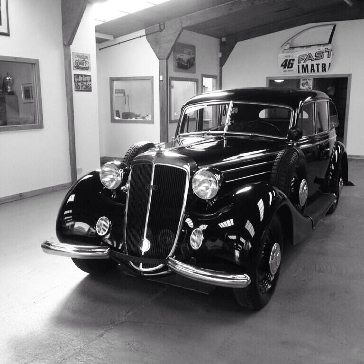 Historicars buy, sell and source classical cars and car parts from all over the UK. Working alongside 'Ramsport UK' to supply the ever increasing demand.