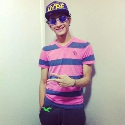 Não basta sonhar. Você tem que realizar. Não basta falar. Você tem que agir. Não basta querer. Você tem que merece
