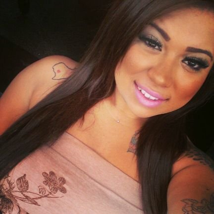 Bombshelldee713's profile picture. Name is Dee. Enjoy beauty blogging. My life can be hectic a times if you can keep up follow me ! I'm conceited as fuck . boss babe in the making.