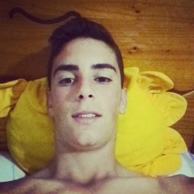 Donde haya futbol y carnaval que se quite lo demas... Jugador de las categorías inferiores del Cadiz C.F.