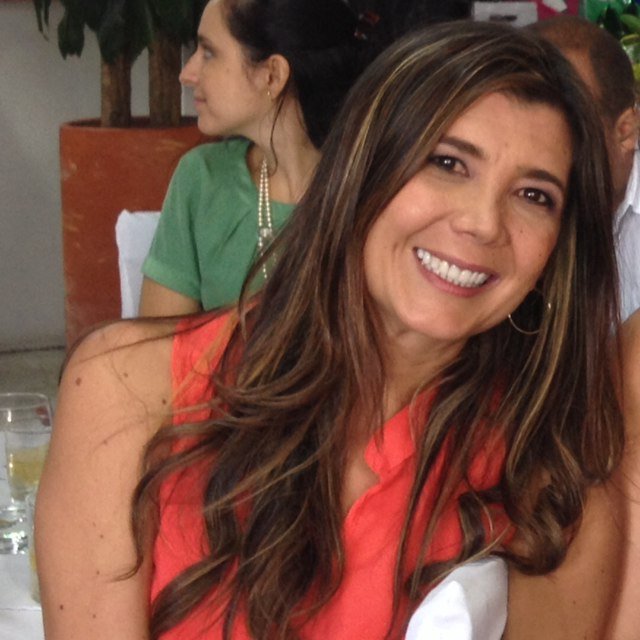Comunicadora Social - Master en Comunicación y Educación. Mujer feliz!