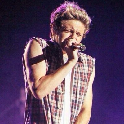 hiyaa pretty :) wanna follow my main acc @niallxoreo :) ask for follow back! love you have a nice day