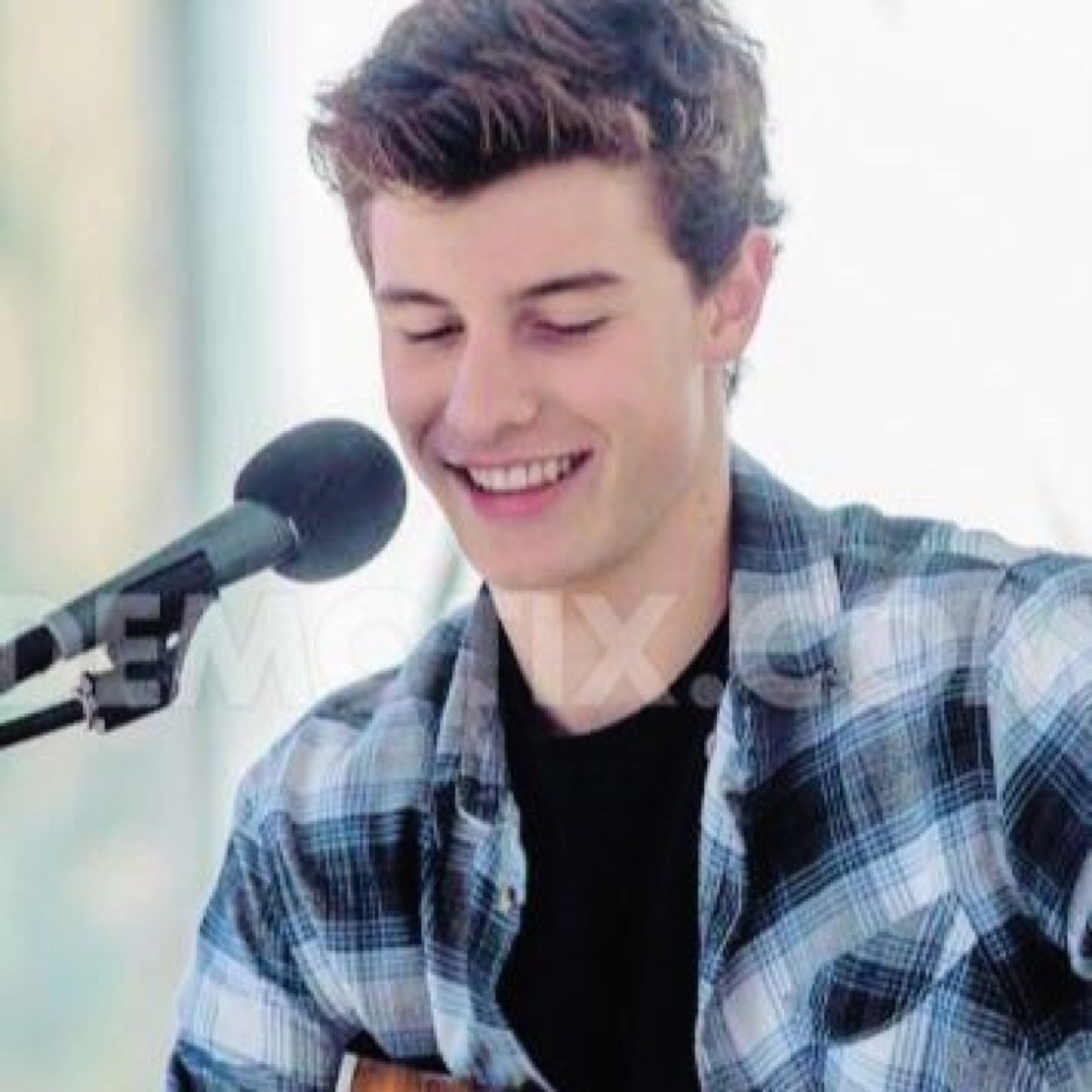 GO FOLLOW @obviousmendes OR I UNF xx
