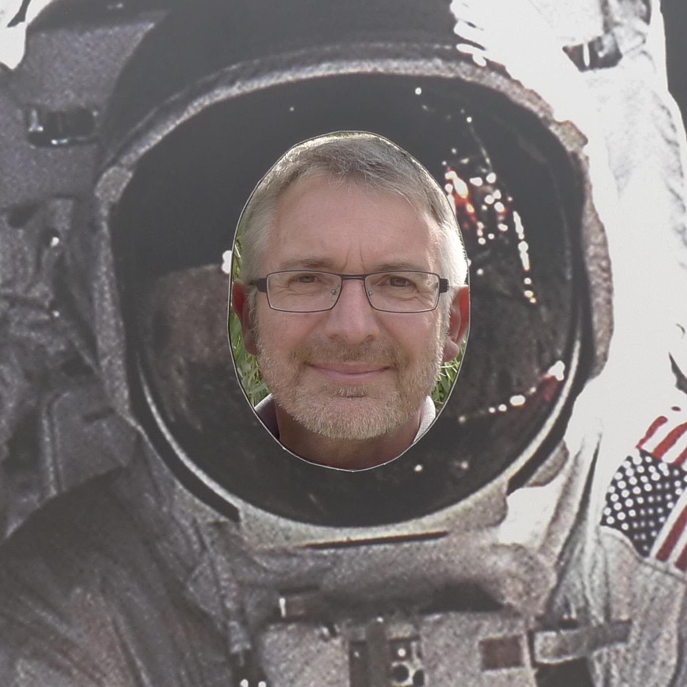 Lecteur, auditeur, observateur. Dans la lune, parfois.