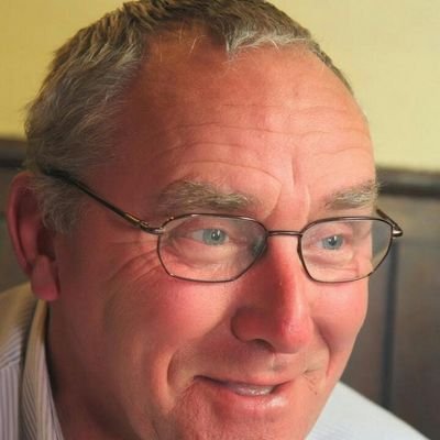 Gehuwd 3 kinderen.
Loopbaan van 36 jaren bij Defensie Luchtmacht Industriële opvolging van overheidscontracten en lesgever in Quality Engineering ISO AQAP TQM.