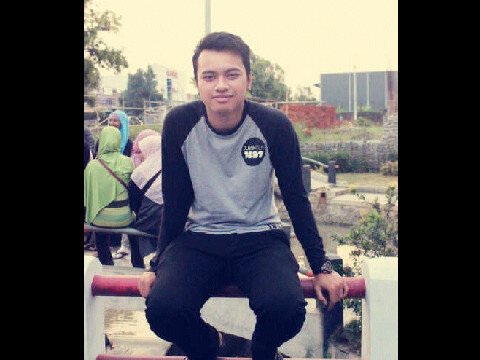 Seorang penyanyi yang enggak pernah manggung. Contact : Sulistiawansondy@gmail.com