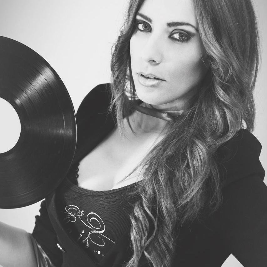 Jessie Pink is an Italian Dj, Producer & Remixer! Fb:http://t.co/DoVLclXTif Soundcloud:http://t.co/BqWDGBFVhe