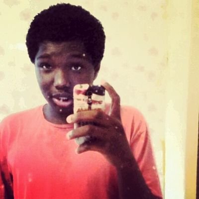 si tu veut me connaitre Follow me Twitter : @konan_allan , Facebook: konan allan roland, instagram: allan_roland