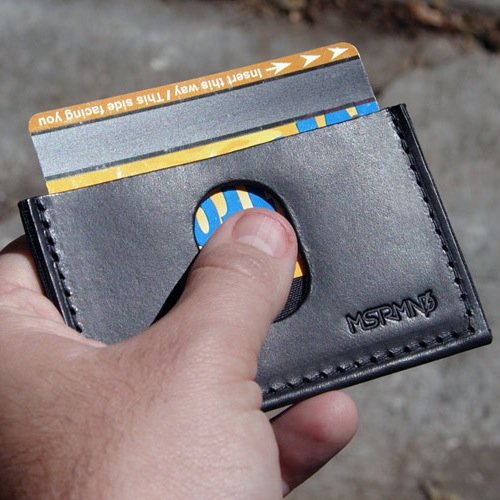 We design minimal wallets that simplify and efficiently enhance your everyday carry. A small imprint leaves a big impression.