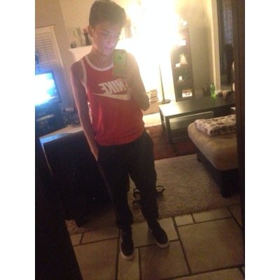 Just a 15 year old loving video games and having fun. League Grinder, and Umg player.