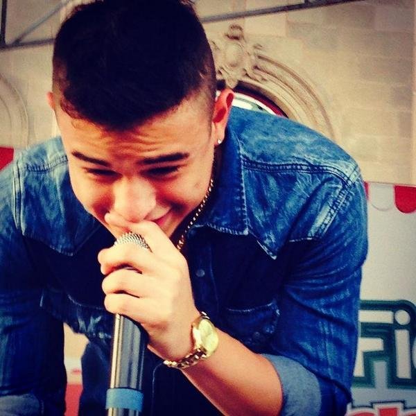 @Hmgerardo lo puedes ver de lunes a viernes en acabatelo por multimedios televicion! en #Acabatelo De 4:30 A 7:00pm                ¿ME SIGUES?