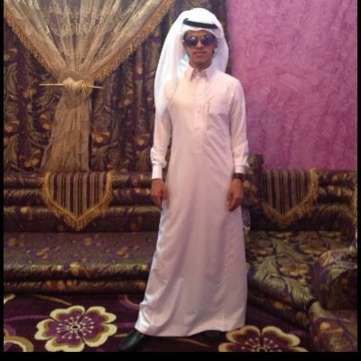 يسألني البعض من تكون/انا لست شاعر/ولست كاتب/ولست ناقد/ولست أدبياً /ولكني تعودت كتابة الكلمات والتجول في سطور الصفحات/ولكن أختلف عنهم/بذاتي/وشخصيتي/وطبعي19Yea
