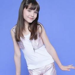 NÃO VOU POSTAR MAIS E NEM VOU ENTRAR MAIS NO TWITTER! SÒ SEGUNDA-FEIRA EU VOU ENTRAR. JÁ PERDI AS ESPERANÇAS DA @larimanoela ME SEGUIR!!!