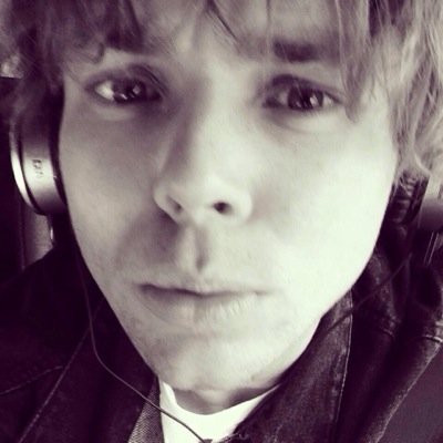 Free follow so please go follow @hoheddas x