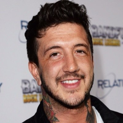 Ctenatalie's profile picture. Yes I like those screaming bands. Get over it.