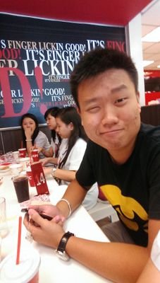 harveylievable's profile picture. Filipino-Chinese, Hawkeye, Pineapple, future CPA, Philippines, Iowa City, Seattle, UW