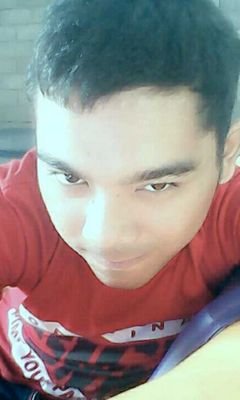 Smile is the shortest distance between two people.
 Senyum adalah jarak yang terdekat antara dua manusia .
