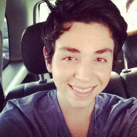 http://t.co/Uu4360krZZ
http://t.co/EJy19WaHRE
http://t.co/iA3uccy3i5 
Sigam, Curtam, Comentem e Compartilhem, Beijo❤