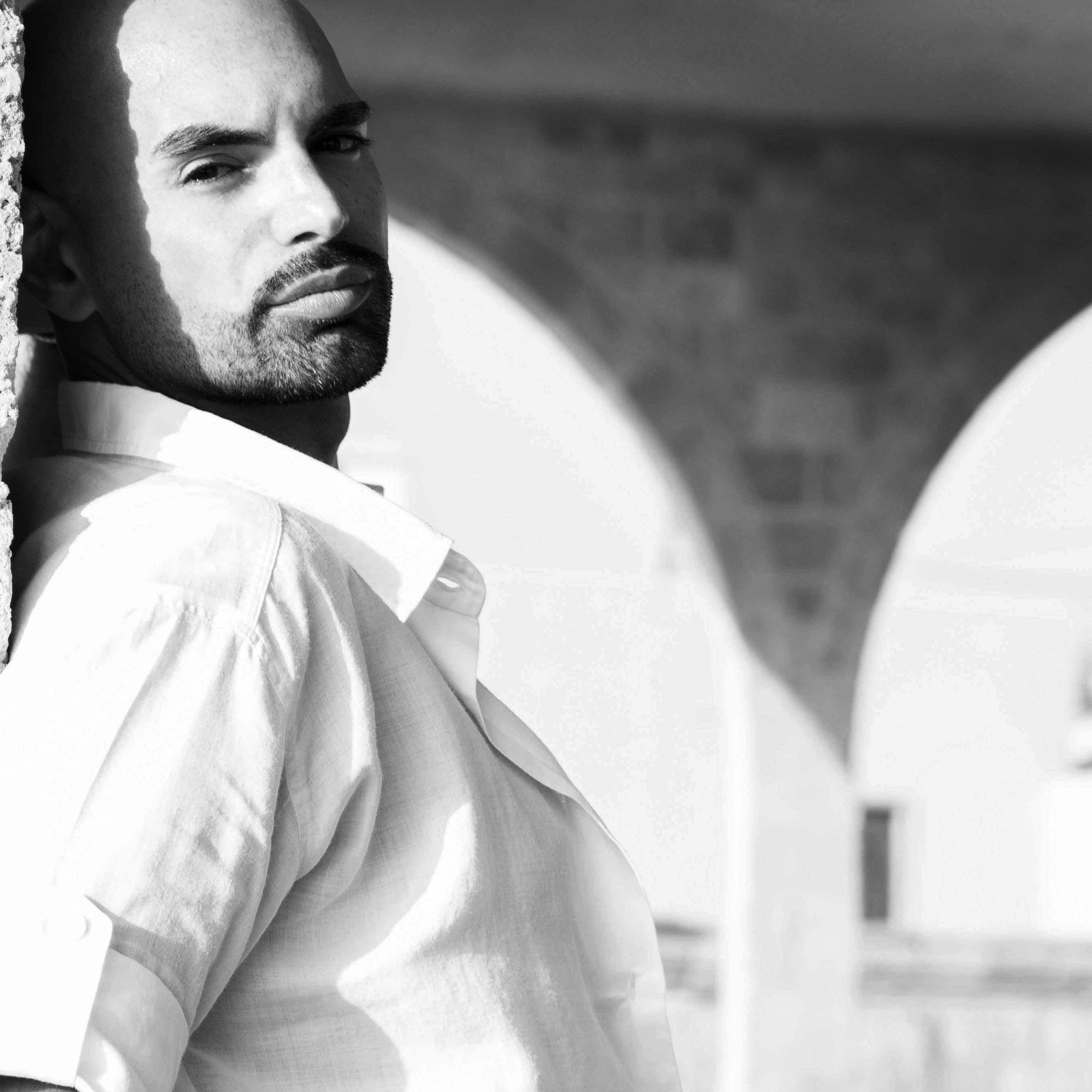Interior Architect, Independent Design Consultant, Into Tennis, Frequent Traveler and Adventurer