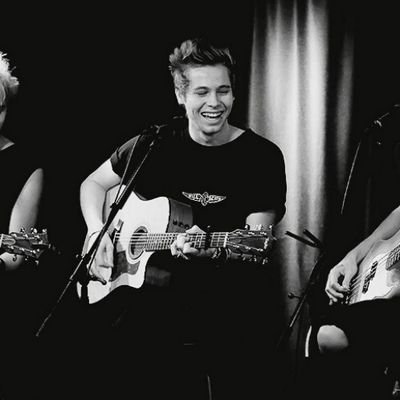 Follow @hemmingsloffs and rt this and mention Luke pls https://t.co/jXAQ0iZb7V
Ask for follow back ily