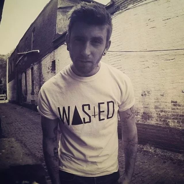 beemilla's profile picture. Pastel Artist - Abstract Painter - Musician