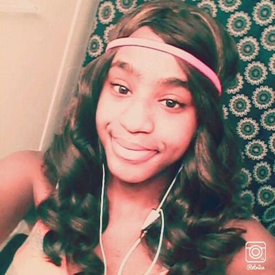 Mooney_Babehh's profile picture. My Bestie/CrayBuddy @Royal3Rr_    Follow Me I Follow Back Insta: emili_wesley Single