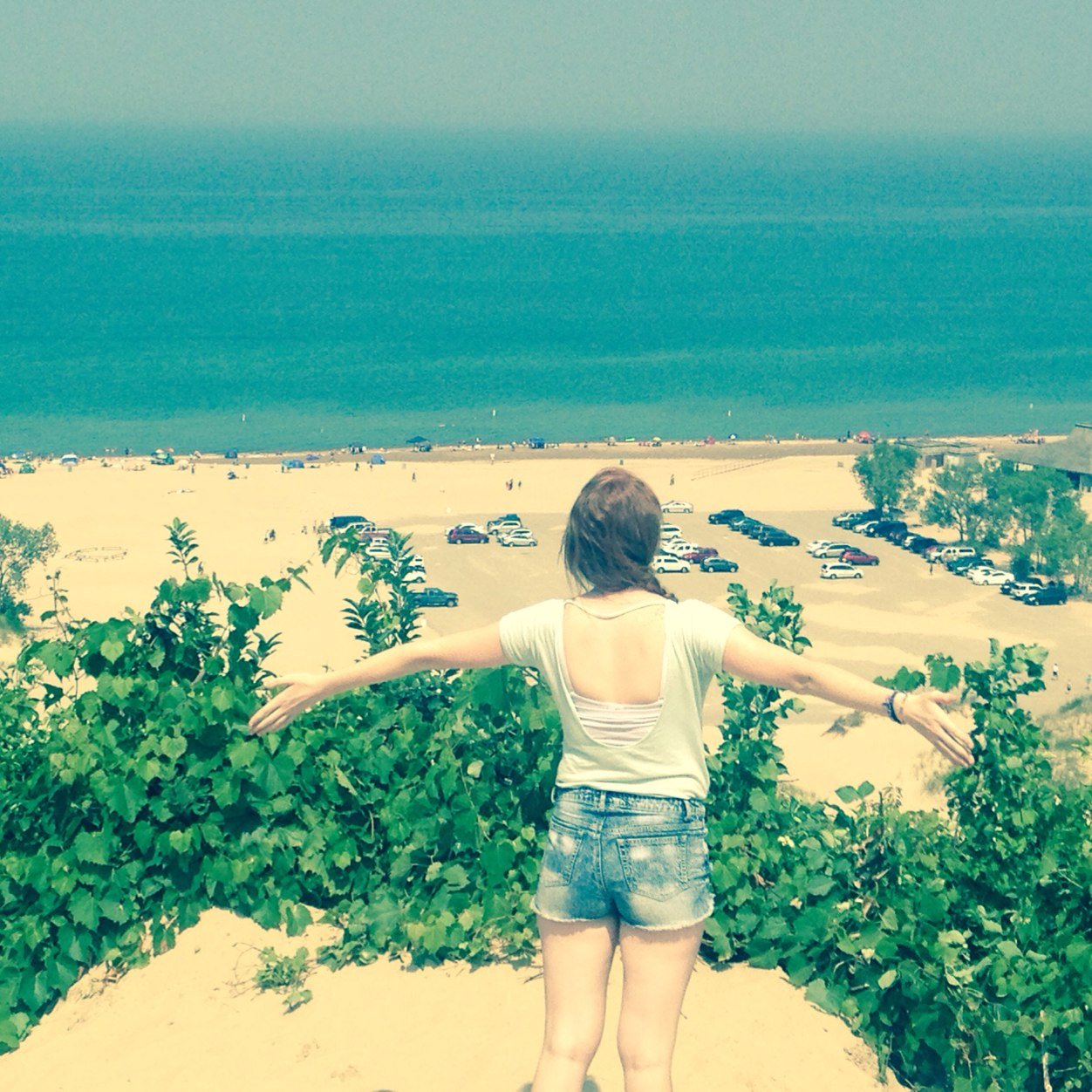 AlyssaBeyer's profile picture. The future belongs to those who believe in the beauty of their dreams:)