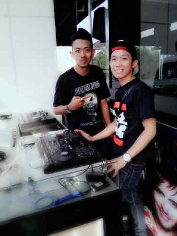 wizart_holic's profile picture. •Spoon21 DJ Managemant•School Dj •EO Talent •B'Day Party• DJ Live PA Percussion• CP: 087869690077 / 218DD0E6 •