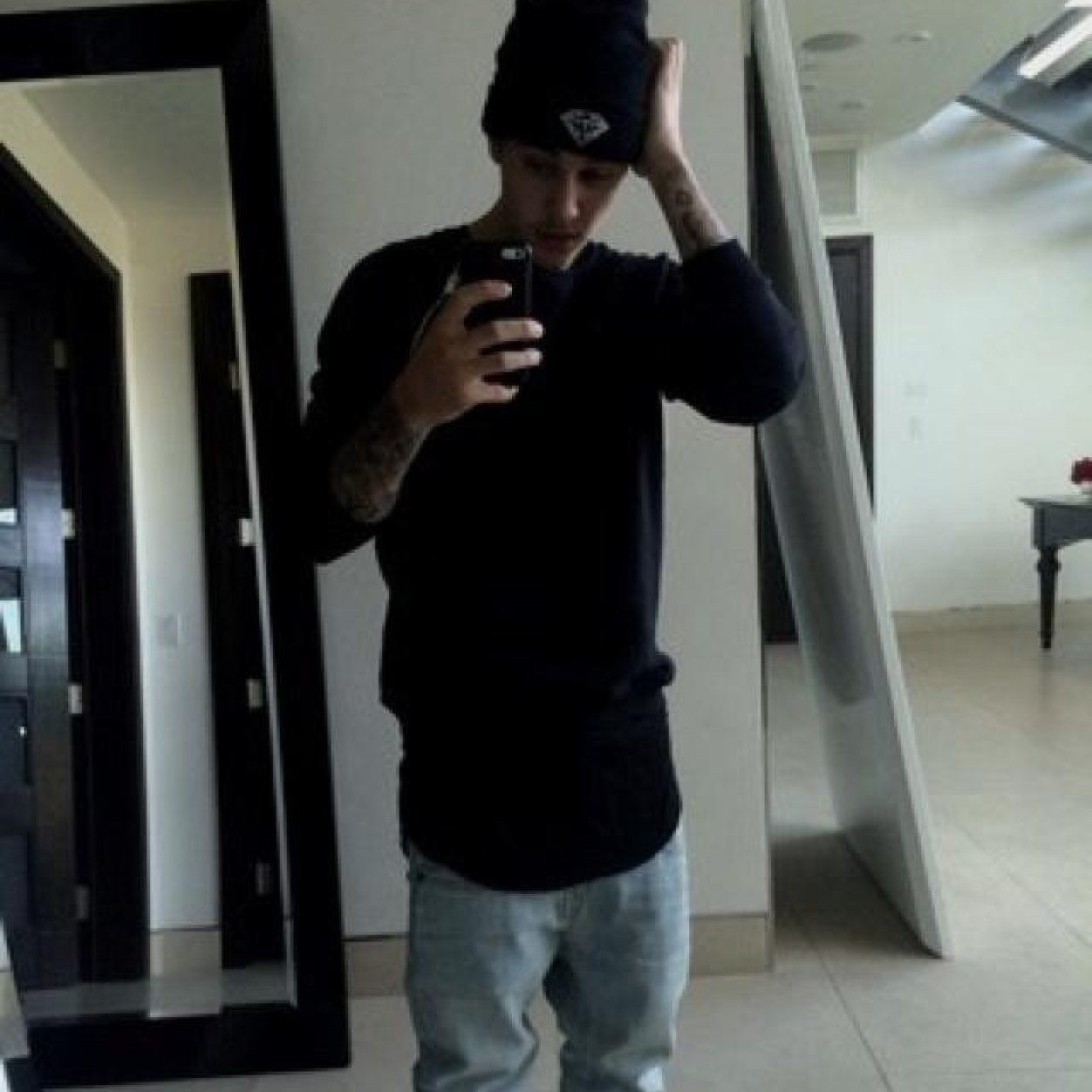 make the world a better place. i love uuu. my beliebers are all worthy. stay strong and smile for me. i see u reading this rider.(mariah). hoe. bizzle. lol