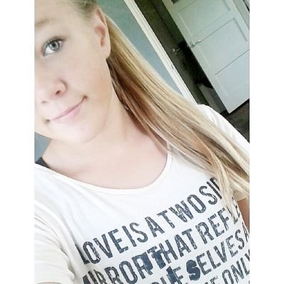 maureeeeeen_'s profile picture. 3teeen y/o | horseriding | don't trust words, trust actions✨ | follow me on instagram @maureenwolfkamp and add me on snapchat @maureenwolfkamp ✌