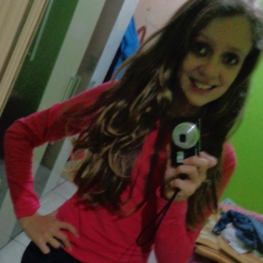A cada dia que vivo, mais me convenço de que o desperdício da vida está no amor que não damos,e que, esquivando-nos do sofrimento, perdemos também a felicidade.