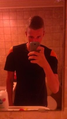 AJAXCIED TOT IN DE DOOD-WZC-FRIENDS- 17 jaar