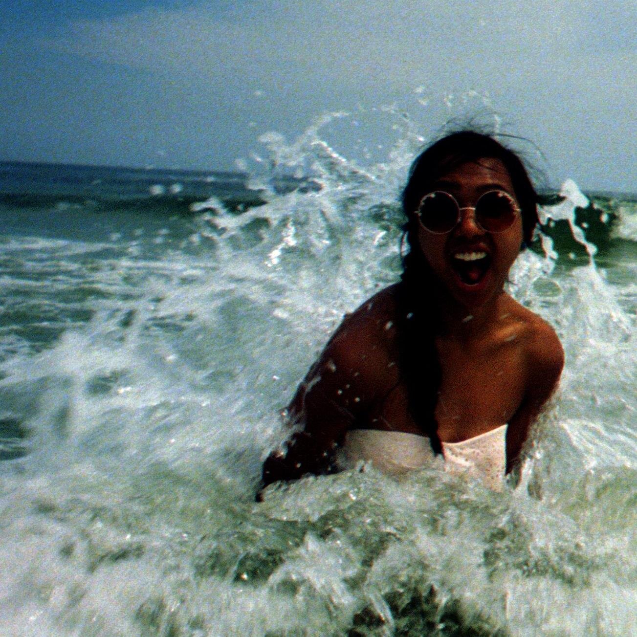 piainapod's profile picture. can I bring my friend to tea?