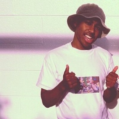 pensive3rdty's profile picture. i sit in thought til the flow is right