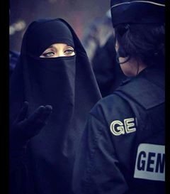 Peu importe qui est contre moi tant que Allah est avec moi.