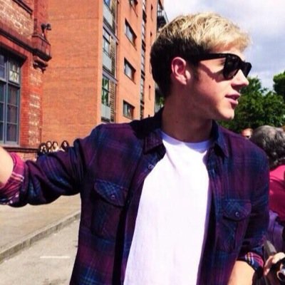 GO FOLLOW @effhoran AND GET HER TO 4K