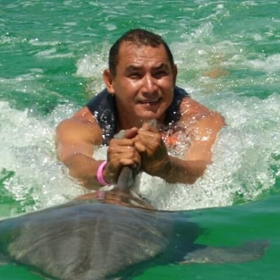 Cuando uno es pobre no importa que no tengas dinero, lo que importa es que seas feliz con lo que tienes sin importar el precio.