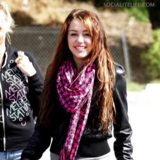 jelenaken's profile picture. こんにちは！
日本が好きな外国人です
特に日本の花火すき
follow me