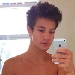could you please follow @orneksays it would mean world. And ask for a dm to 5sos, cameron,nash, taylor, carter, shawn, aaron, jacob and sammy if you want