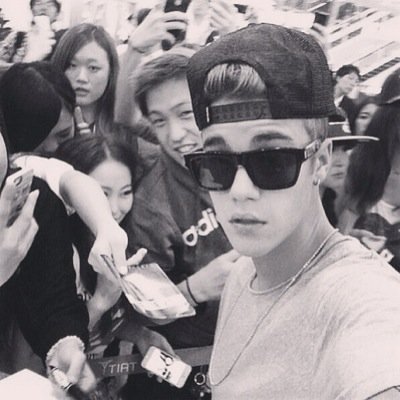 Aussi longtemps que tu m'aimera 
One less lonely girl 
Thank you justin I love you